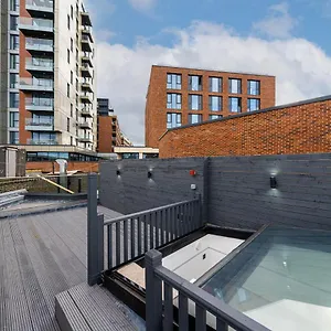 Brand New Luxury House - Sleeps 8 , London United Kingdom